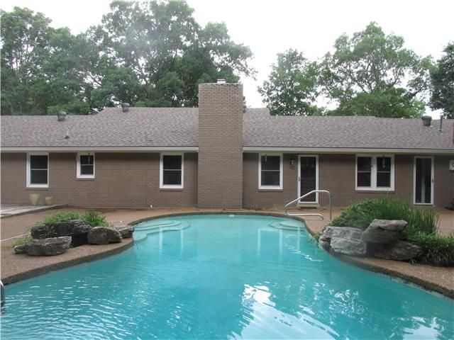 1011 Highway 48 S, Dickson, TN 37055