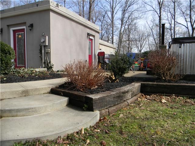 673 Sinclair Ln, Ashland City, TN 37015