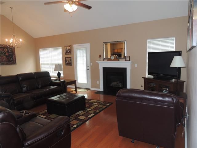1009 Achiever Cir, Spring Hill, TN 37174