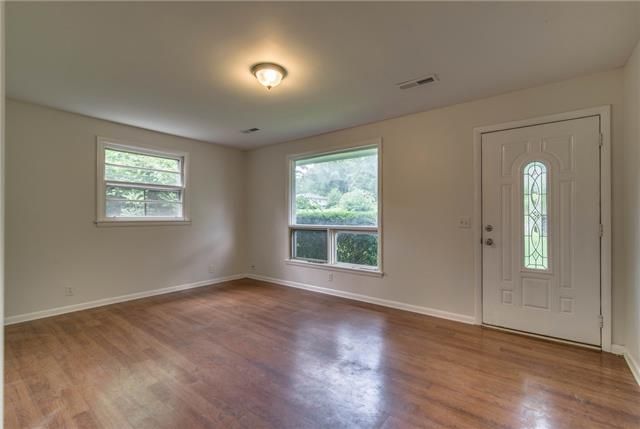 579 Whispering Hills Dr, Nashville, TN 37211