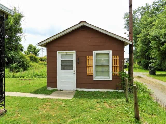 303 High St, Dickson, TN 37055