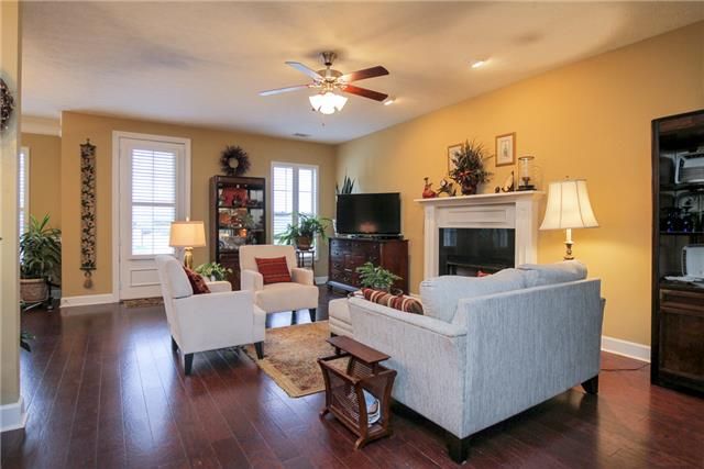 1112 Paddock Pk, Gallatin, TN 37066