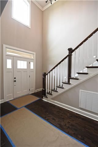 2206 Clays Mill Dr, Murfreesboro, TN 37129