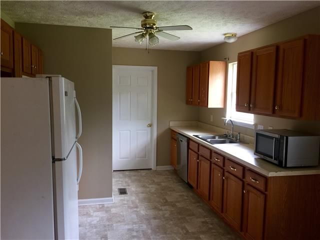 2031 Gardendale Dr, Murfreesboro, TN 37130