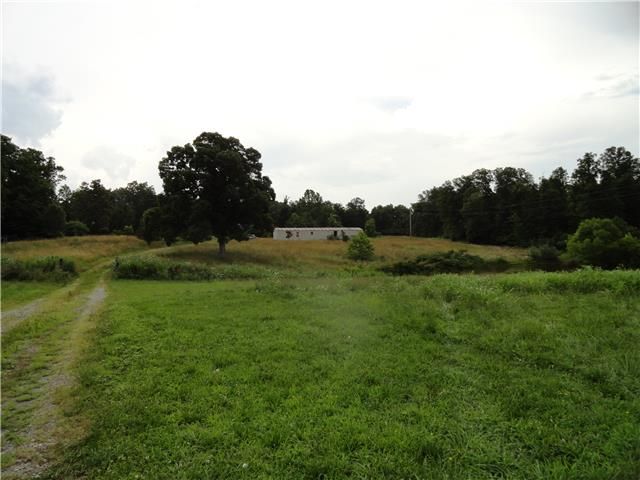609 Colliers Bend Rd, Charlotte, TN 37036