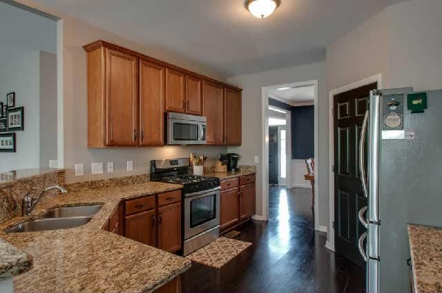 704 Crestmark Dr, Mount Juliet, TN 37122
