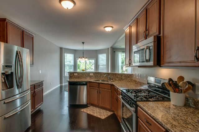 704 Crestmark Dr, Mount Juliet, TN 37122
