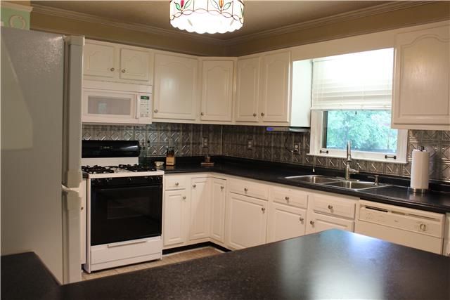 2107 Eastridge Dr, Murfreesboro, TN 37130