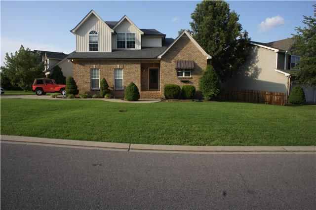 2476 Oak Hill Dr, Murfreesboro, TN 37130