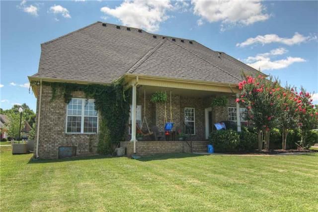 2013 Prestwick Dr, Murfreesboro, TN 37130