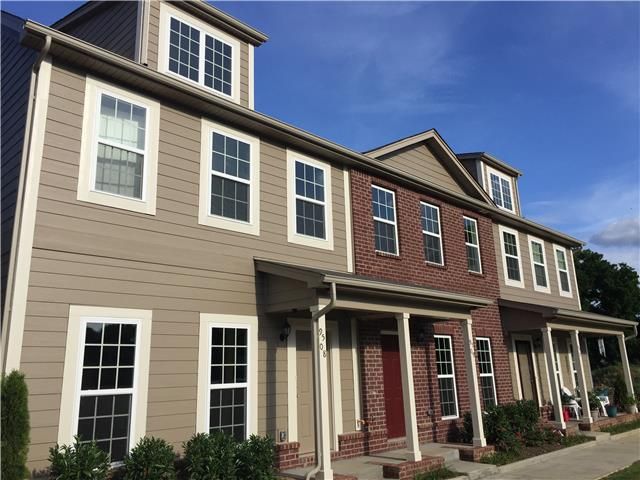 95 Plumlee Dr #8, Hendersonville, TN 37075