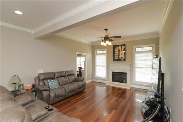 301 Plantation Dr, Pleasant View, TN 37146