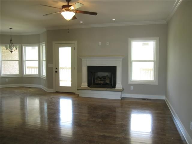 386 Nichols Ln, Gallatin, TN 37066