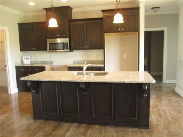386 Nichols Ln, Gallatin, TN 37066