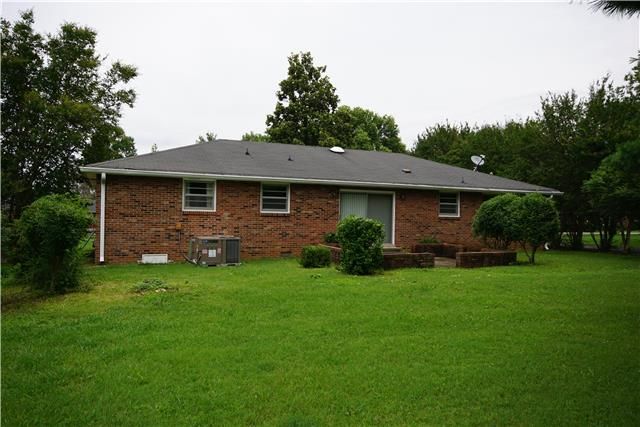 211 Gordon Dr, Lebanon, TN 37087