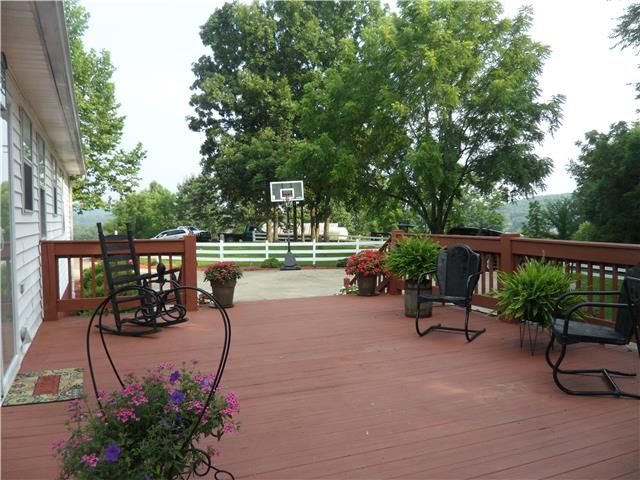 905 Greenvale Rd, Milton, TN 37118