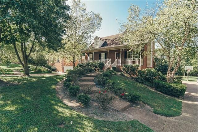 1007 Brookwood Dr, Gallatin, TN 37066