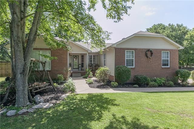 2040 Woodside Ct, Murfreesboro, TN 37130