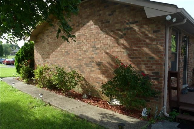 265 Iris Dr, Hendersonville, TN 37075