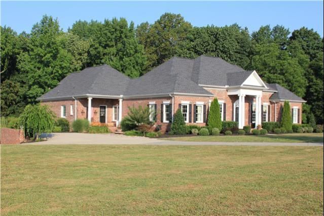 1006 Alameda Dr, Portland, TN 37148