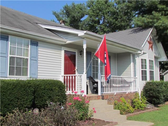 106 Garland Ct, White House, TN 37188