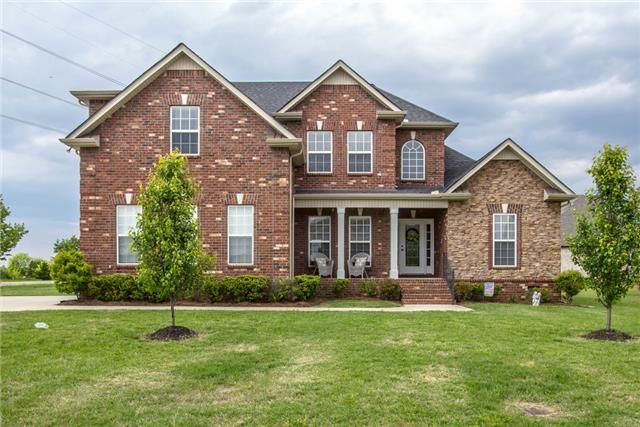 2729 Presley Dr, Murfreesboro, TN 37128