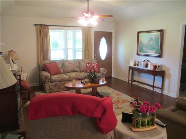 1093 Kathryn Dr, Mount Juliet, TN 37122