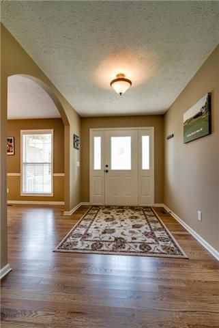111 Willowleaf Ln, White House, TN 37188