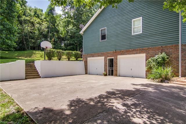 869 Mount Olivet Rd, Columbia, TN 38401
