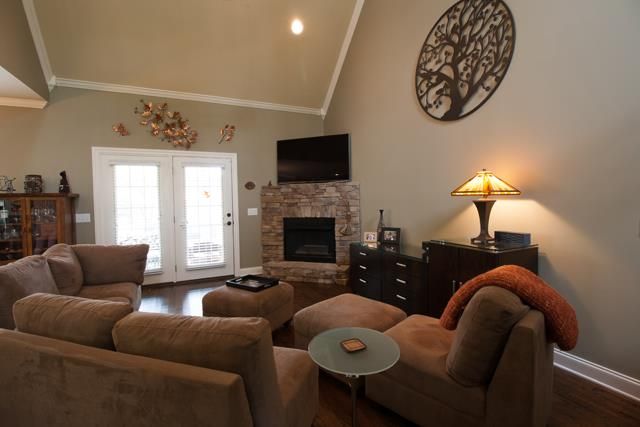 1114 Loblolly Dr, Murfreesboro, TN 37128