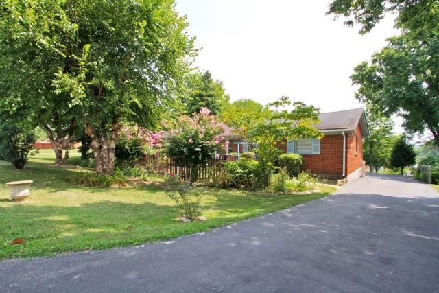 267 Riverside Dr, Nashville, TN 37206