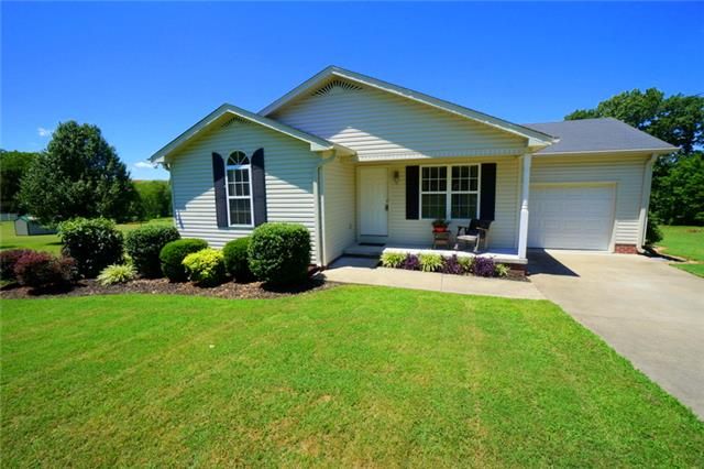 1064 Old Hunters Point Pike, Lebanon, TN 37087