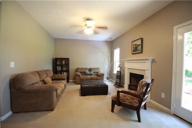 1737 Freiburg Dr, Spring Hill, TN 37174