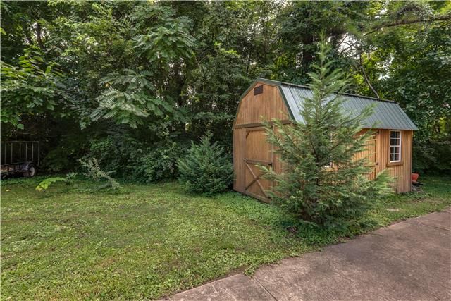 4904 Lambert Dr, Nashville, TN 37211
