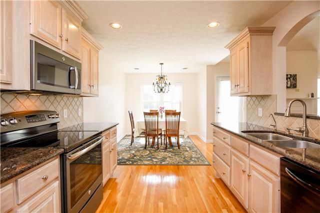 128 Brandywine Ln, Springfield, TN 37172