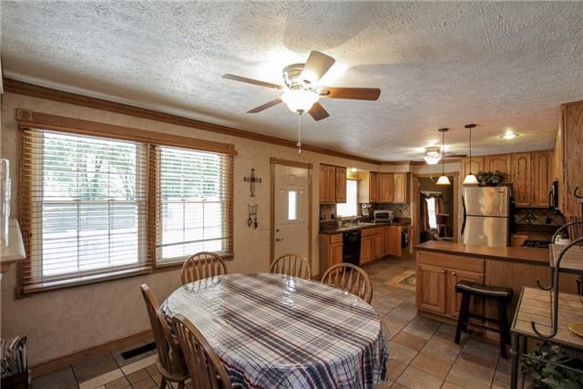 253 Lakeside Park Dr, Hendersonville, TN 37075