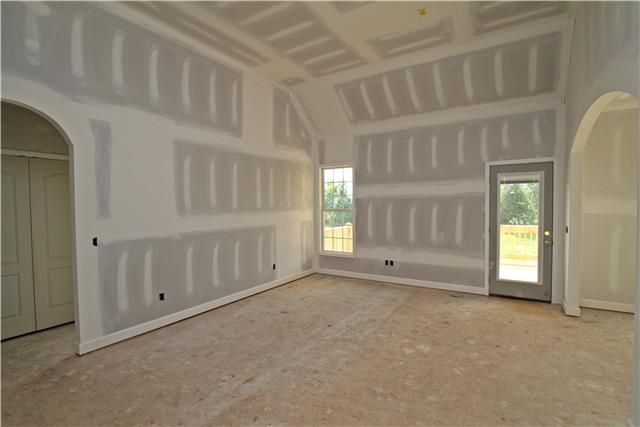 1754 Leaf Ln, Ashland City, TN 37015