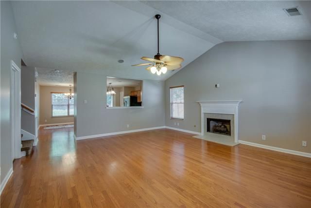 2002 Blossom Valley Ct, Mount Juliet, TN 37122