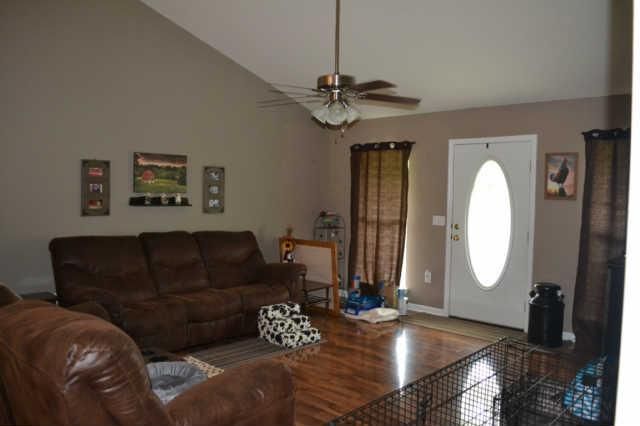 210 E Buffalo Rd, Pleasant Shade, TN 37145
