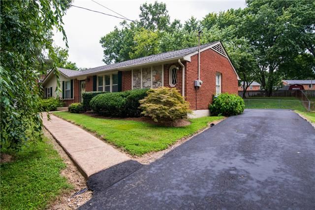 321 Binkley Dr, Nashville, TN 37211