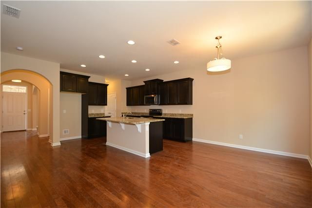 3208 Milkweed Dr, Murfreesboro, TN 37128