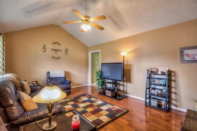 1910 Westerwald Dr, Murfreesboro, TN 37127