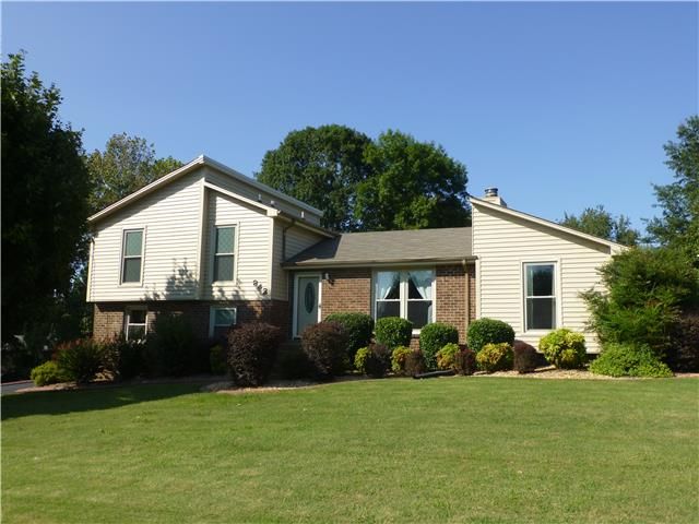 842 Forrest Glen Dr, Old Hickory, TN 37138