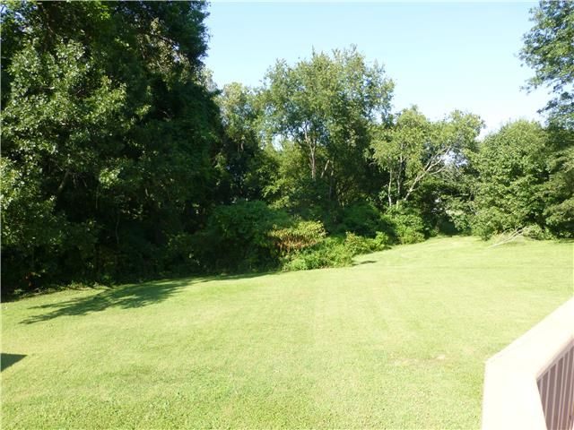 842 Forrest Glen Dr, Old Hickory, TN 37138