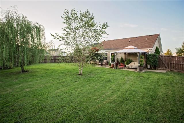 1912 Spectrum Ct, Murfreesboro, TN 37128