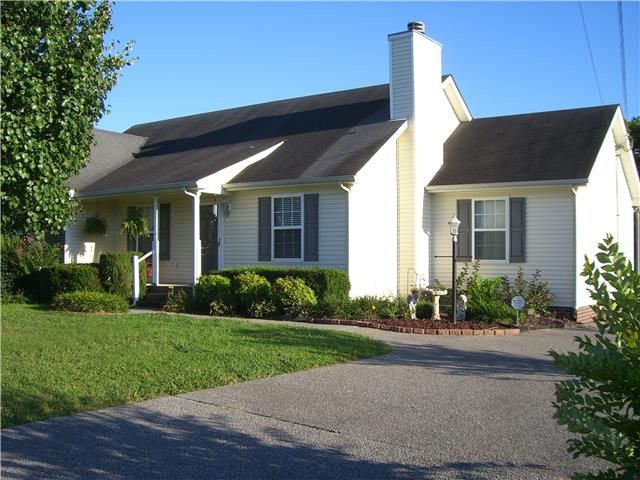 135 Fall Creek Dr, Murfreesboro, TN 37129