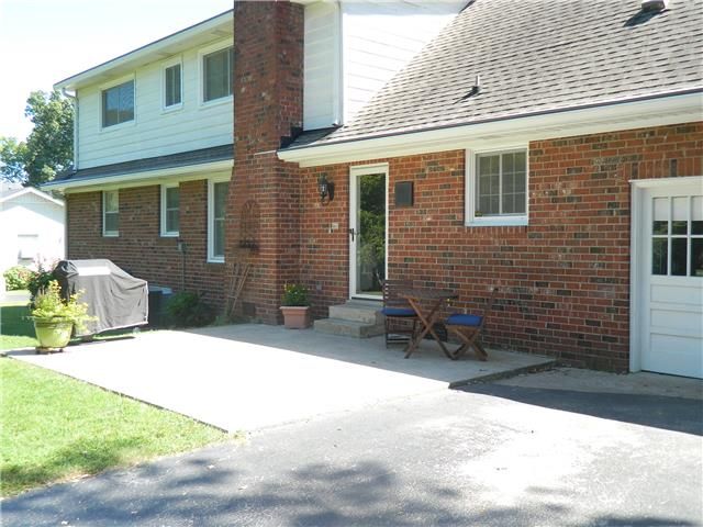 1313 Clearview Dr, Mount Juliet, TN 37122