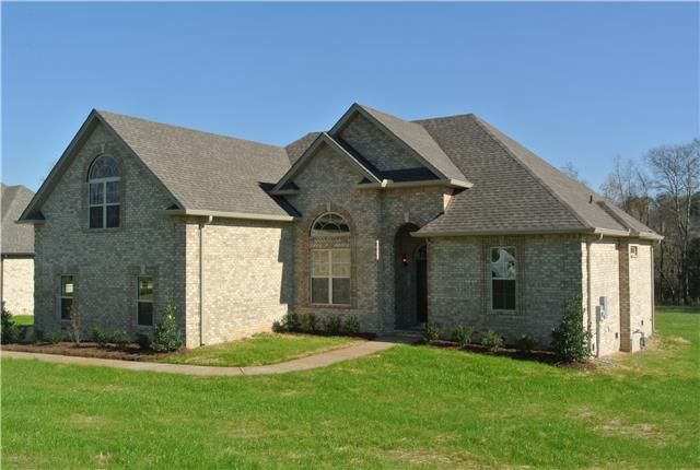 1008 Robert Lee Dr, Gallatin, TN 37066