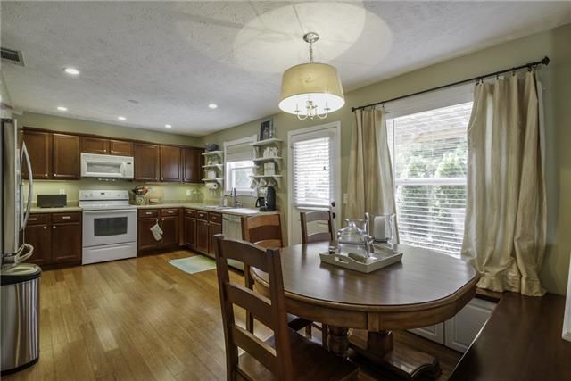 5787 Roxbury Dr, Murfreesboro, TN 37128