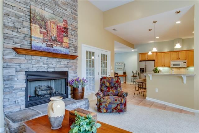 1030 Kellyn Ln, Hendersonville, TN 37075